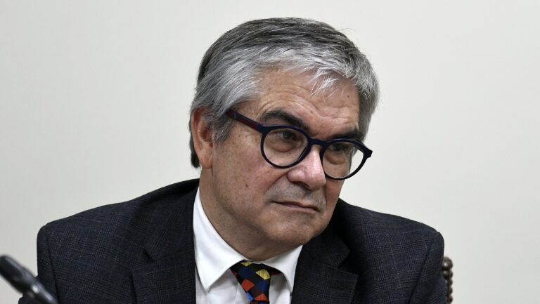 Ministro Marcel confirma alza en los precios de los combustibles para este jueves 26 de junio