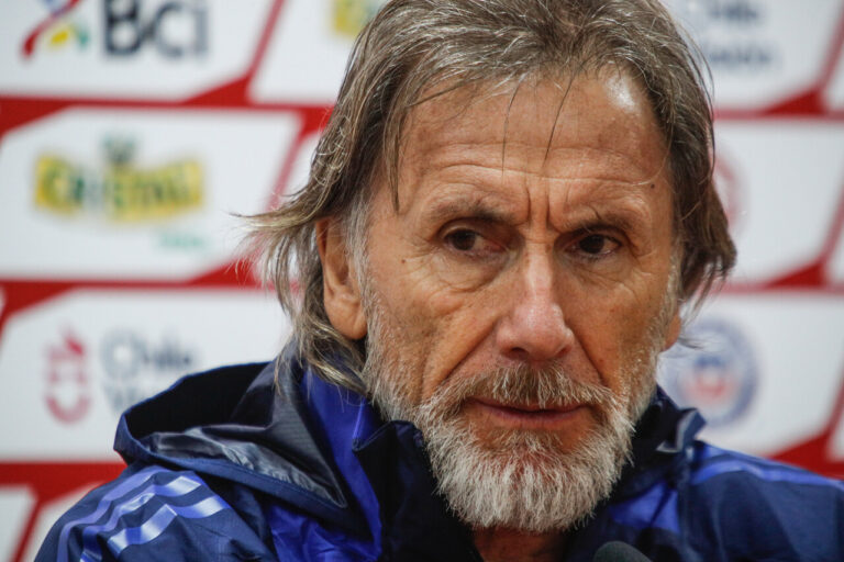 Ricardo Gareca podría salir del banquillo de Chile tras el partido en Bolivia, sugiere Milad