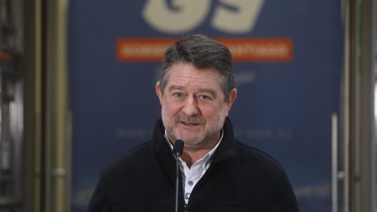 Investigación por eventual fraude al fisco: Claudio Orrego declara en calidad de imputado ante Fiscalía
