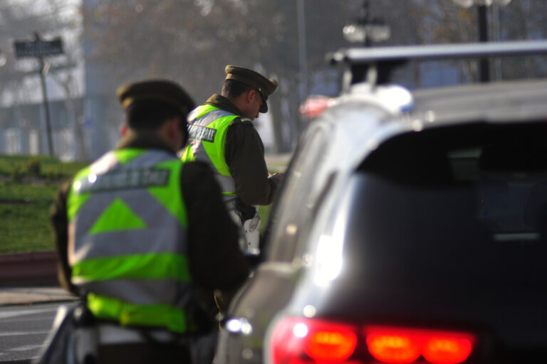 Los autos que tienen prohibido circular en Santiago este miércoles 18 de junio debido a la restricción