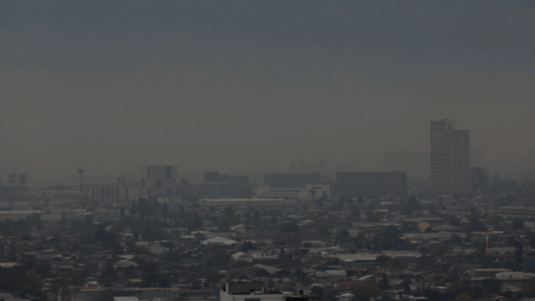 Declaran nueva Alerta Ambiental preventiva en Santiago: ¿Qué medidas rigen este domingo?
