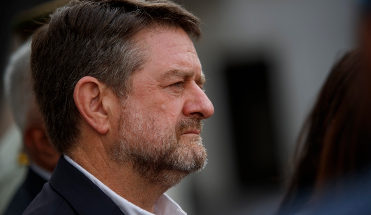 Orrego acusa “burdo aprovechamiento político” tras ofensiva de Republicanos y la UDI por su destitución