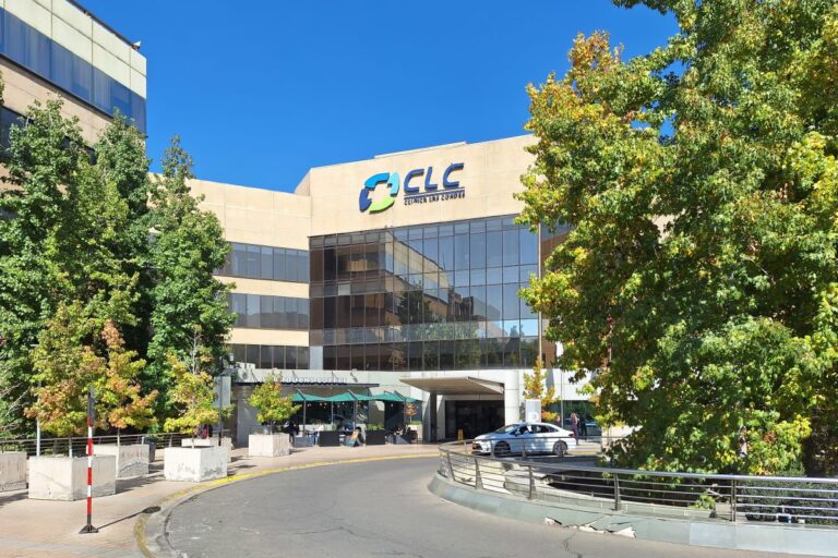 Clínica Las Condes deberá indemnizar con $500 millones a paciente que terminó con daño neurológico tras procedimiento