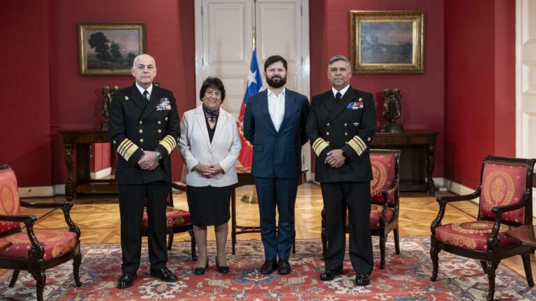 Presidente Boric designa a Fernando Cabrera como nuevo comandante en jefe de la Armada: ¿Quién es?