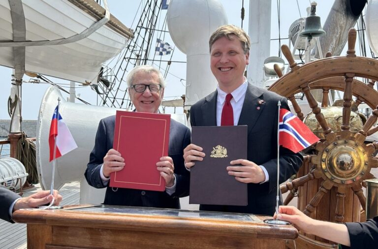 Chile y Noruega firman acuerdo de cooperación antártica: “Confirma los estrechos vínculos entre ambos países”