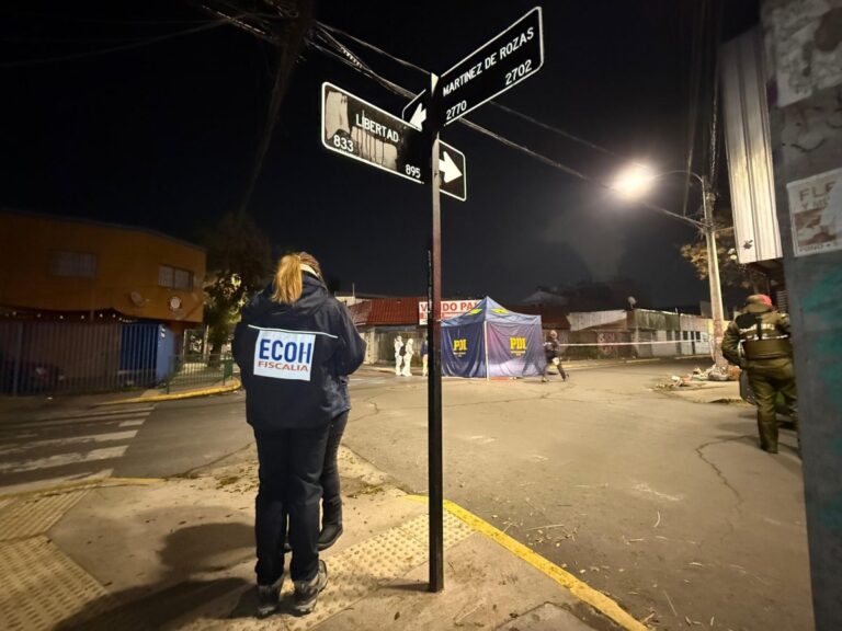 Hombre es asesinado de un disparo en la cabeza en pleno Barrio Yungay: Otra persona resultó herida