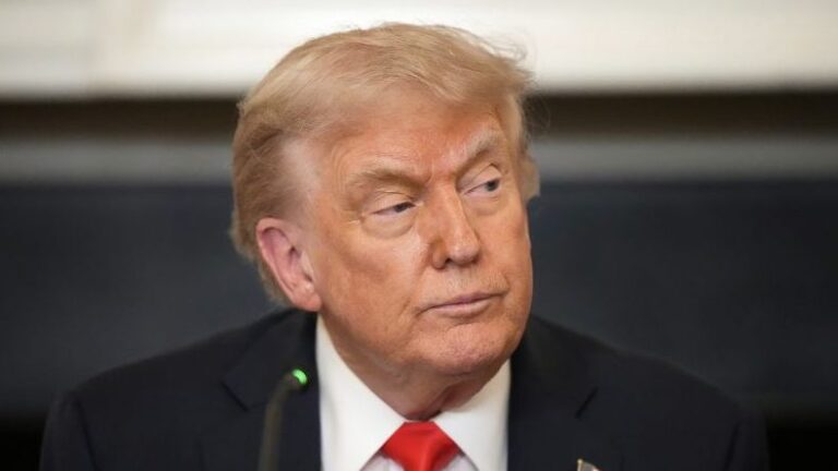 Trump rompe el diálogo comercial con Canadá y califica a la Unión Europea como “muy desagradable”