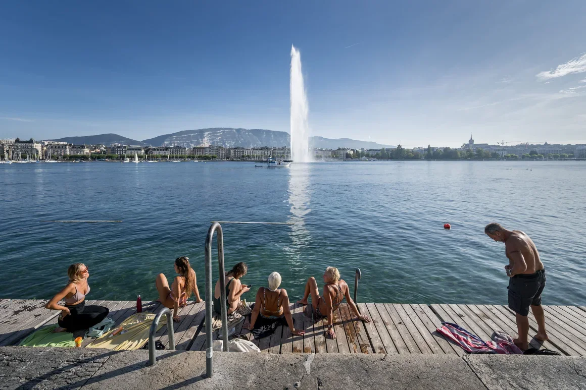 Bañistas en el lago Lemán, en Ginebra, considerada una de las mejores ciudades del mundo para vivir. Fabrice Coffrini/AFP/Getty Images