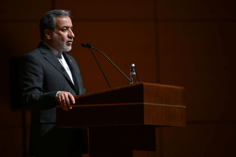 Irán afirma que los ataques estadounidenses a instalaciones nucleares dejaron daños 