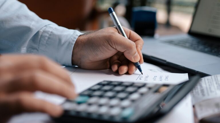Debate por pago de contribuciones: ¿Qué dicen desde el Colegio de Contadores?
