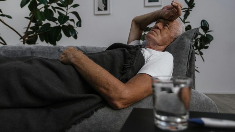 Enfermedades respiratorias: ¿Por qué los adultos mayores pueden verse más afectados que los niños en invierno?
