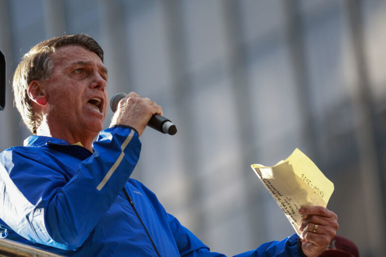 La policía acusa a Jair Bolsonaro de maniobrar con el Gobierno de Estados Unidos para sancionar a Brasil