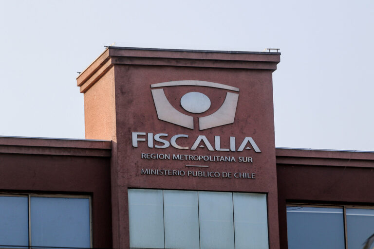 Detienen a funcionario de la Fiscalía Sur: Es acusado de sustraer especies que debían ser destruidas