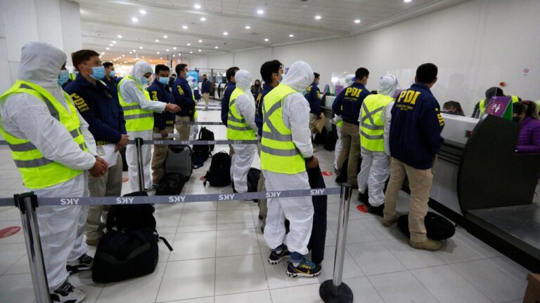 Expulsan de Chile a 37 personas con destino a Bolivia, Colombia y Ecuador