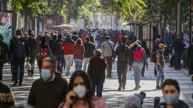 Caída en el valor de la UF: ¿Qué pagos mensuales tendrán bajas en sus precios?