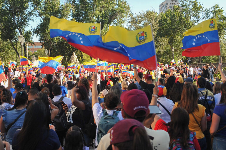 Padrón provisorio del Servel: Venezolanos son la principal fuerza electoral extranjera, con más de 237 mil habilitados para votar
