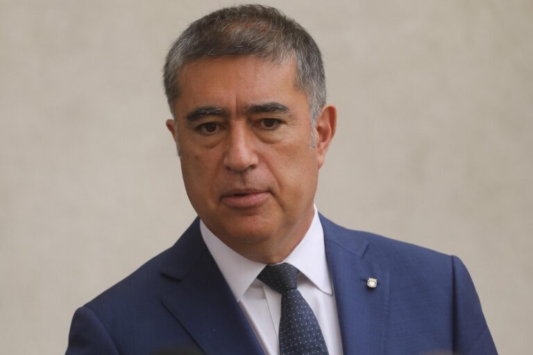 Alcalde Desbordes se defiende por viajes al extranjero: “Han sido pagados por mí para mirar experiencias afuera”