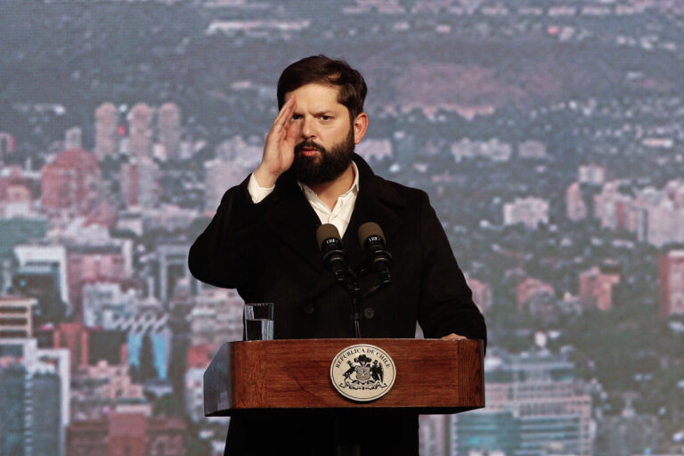 UDI oficia a la CMF por supuestas “condiciones preferenciales” que habría obtenido el presidente Boric por compra de casa