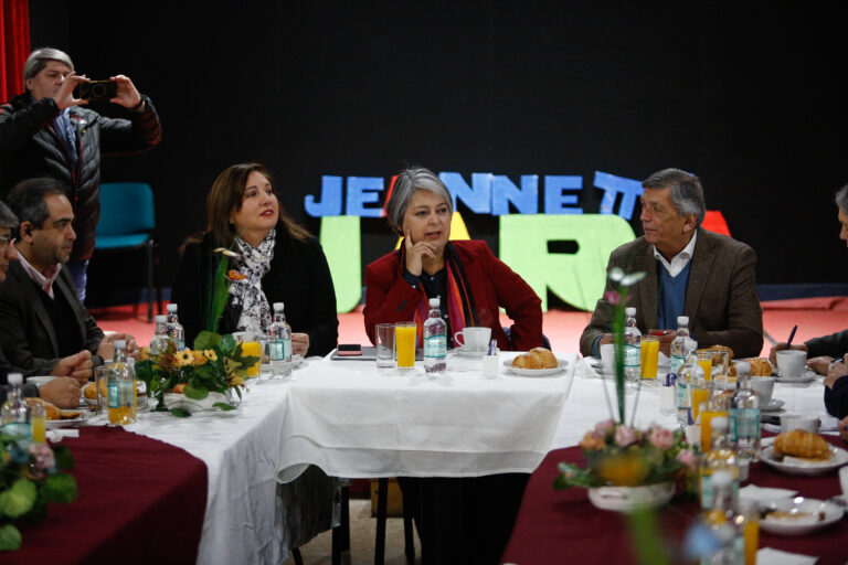 Cadem: Oficialismo repunta en la carrera presidencial con Jeannette Jara superando a José Antonio Kast