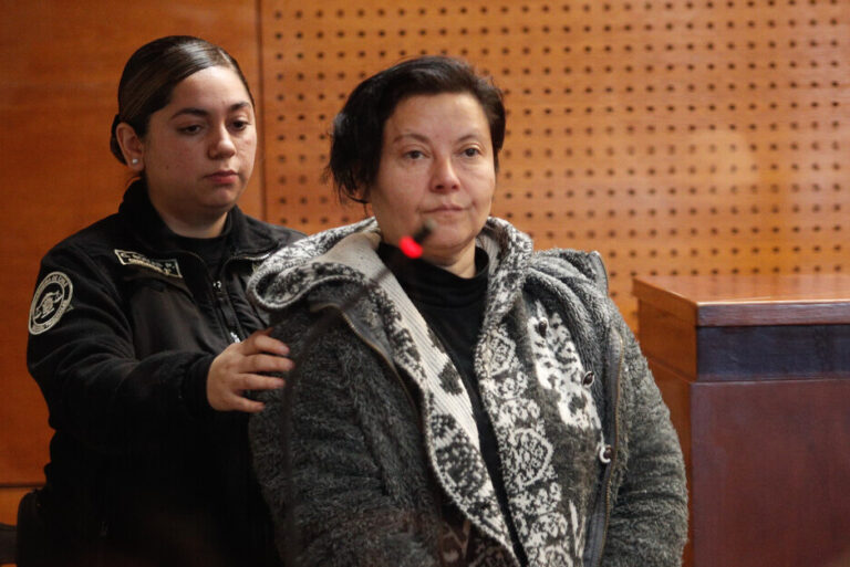 Revelan que mujer acusada de matar a su madre en Recoleta habría intentado asesinarla en 2024