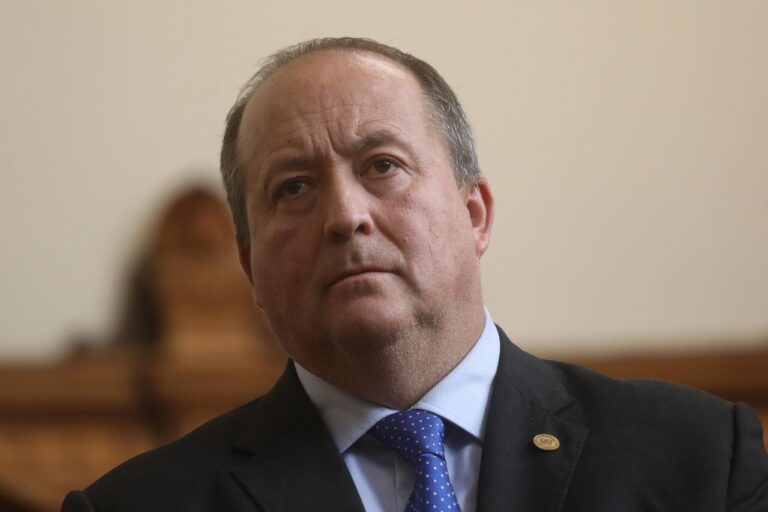 ¿Qué pasa si sicario de Meiggs llega a Venezuela? Valencia dice que “es improbable que podamos traerlo ante la justicia chilena”