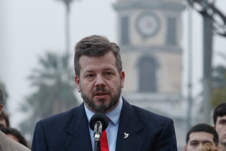 El llamado de Kaiser a Matthei y Kast: “No caigamos en peleas en el barro, el adversario está al frente”