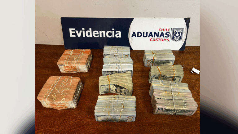Paso fronterizo Chungará: Chofer intentó ingresar a Chile con 380 mil dólares y $40 millones sin declarar