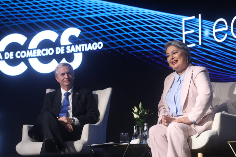 “La derecha vende humo con la mano dura”: Jeannette Jara responde a Kast y acusa tergiversación de sus propuestas