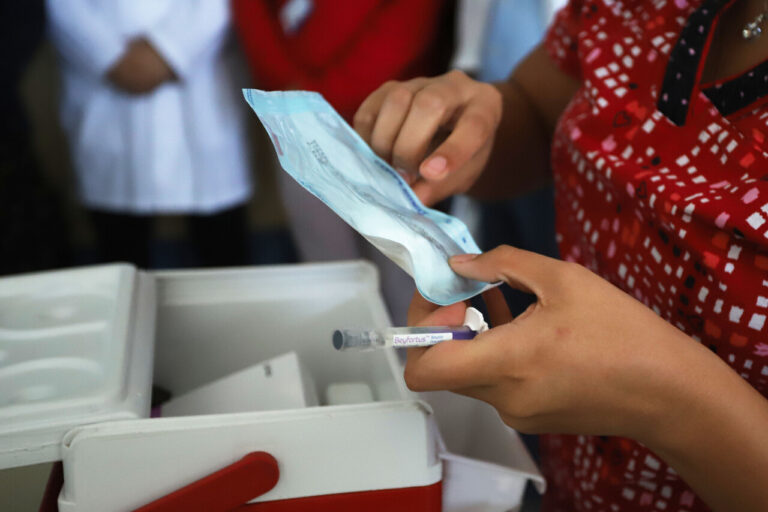 Virus sincicial en alza: Doctora entrega recomendaciones clave para prevenir contagios este invierno