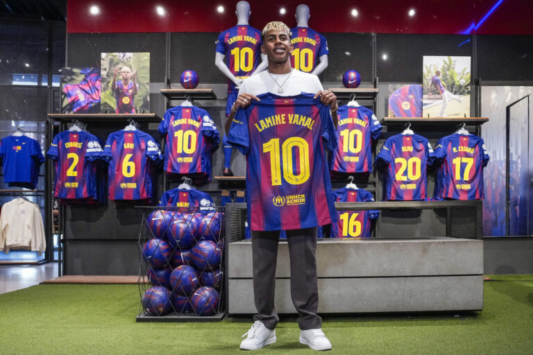 Lamine Yamal hereda oficialmente el dorsal '10' de Messi: 