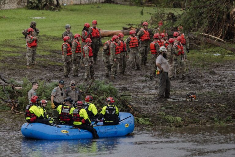 Tragedia en Texas: Mueren al menos 27 personas, entre ellas niñas, por inundaciones que azotaron a Camp Mystic