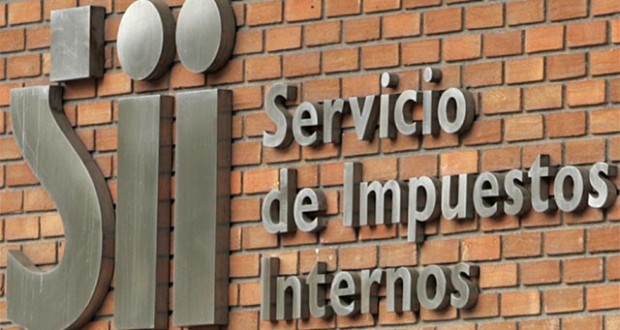 SII denuncia a funcionarios por estafa: Construyeron red ilegal de inversiones con aportes de hasta $180 millones