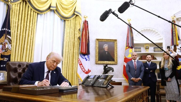 Donald Trump anuncia nuevo plan arancelario: Chile conserva arancel de 10% desde el 7 de agosto
