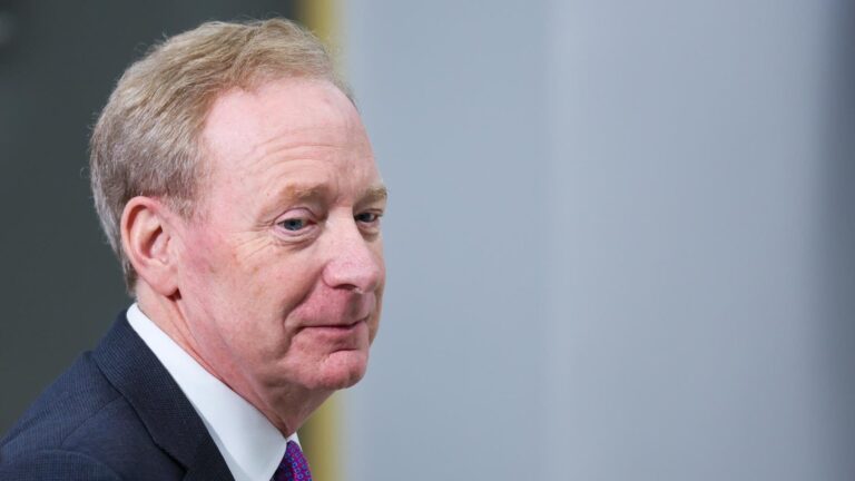 Microsoft despidió a dos trabajadores que protestaron en oficina del presidente por vínculo con Israel