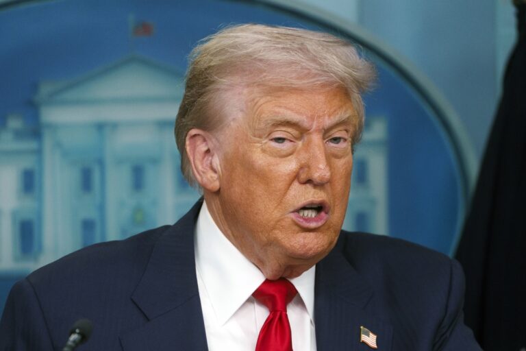 Por idea de Trump: La Casa Blanca acogerá un combate de la UFC el Día de la Independencia de Estados Unidos