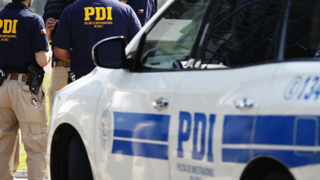 Violento asalto en Jumbo de Maipú deja a un guardia herido: Sujetos huyeron con $50 millones en joyas