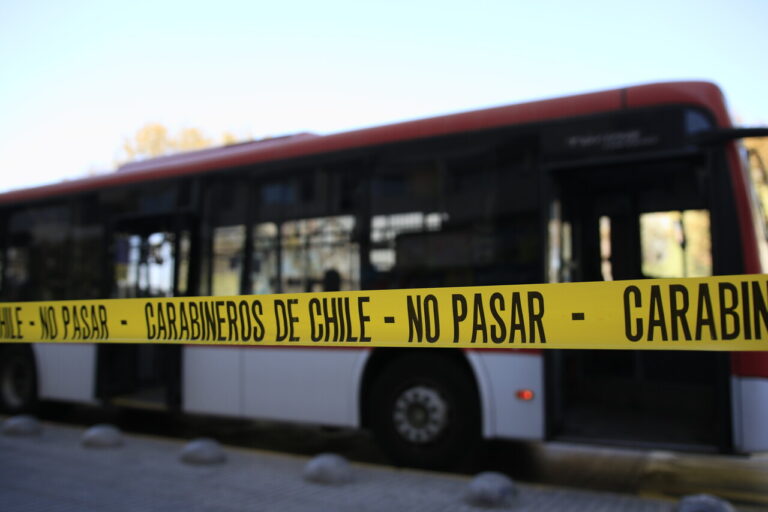 Condenan por homicidio a conductor de bus RED por asesinato de peatón: Aplastó a víctima con el vehículo