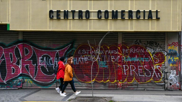 Diputados rechazaron proyecto para establecer 16 feriados regionales: Iniciativa no se podrá discutir durante un año