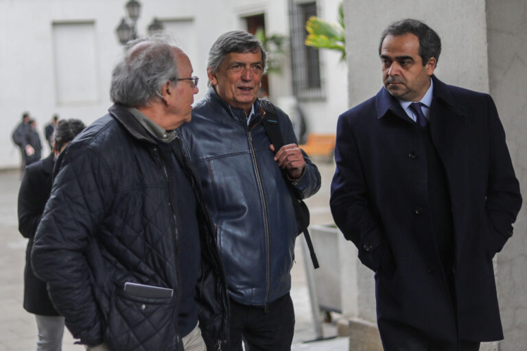 Quintana cuestiona a Carmona por críticas a exministro Marcel: 