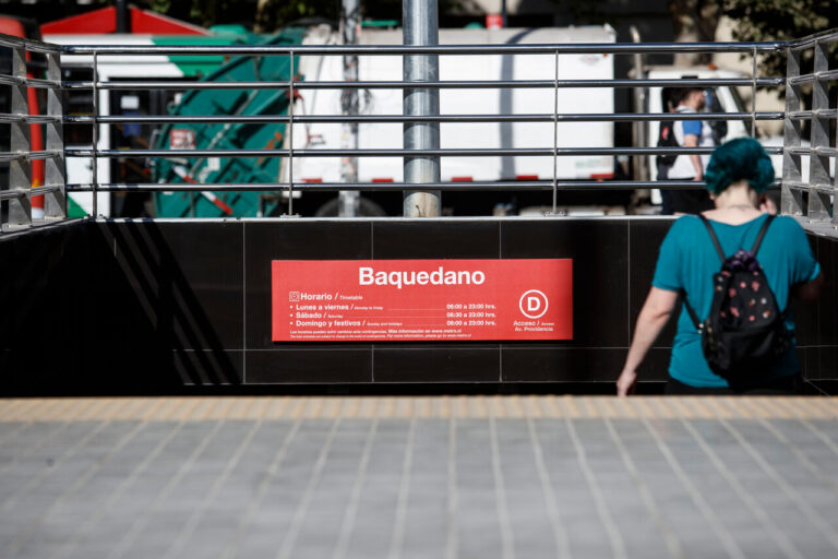 Metro anuncia cierre de accesos en estación Baquedano por obras de Línea 7: Revisa hasta cuándo se extenderán los cambios