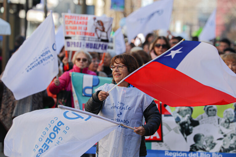 Portazo a los profesores: Justicia rechaza recurso presentado por descuentos de días no trabajados a docentes en paro