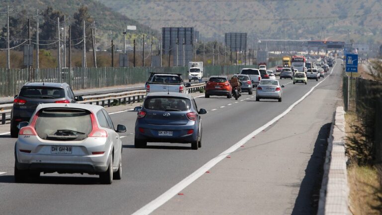 Balance de tránsito por fin de semana largo: Se registraron 14 muertes y más de 400 mil autos salieron de la RM