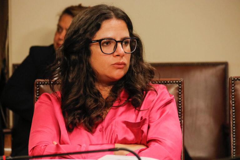 “¿Te piden ir a medias?”: Ministerio de la Mujer recuerda que píldora del día después es gratis en la atención primaria