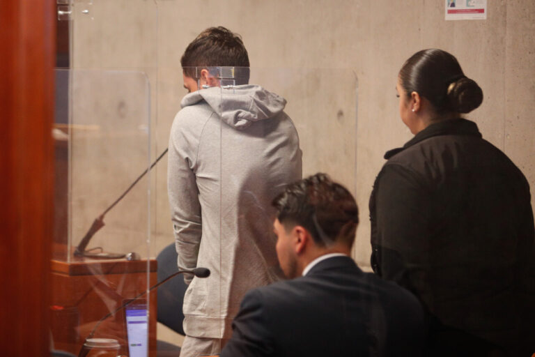 Decretan prisión preventiva para los 5 imputados por el robo con homicidio de dueño de casa en Curacaví