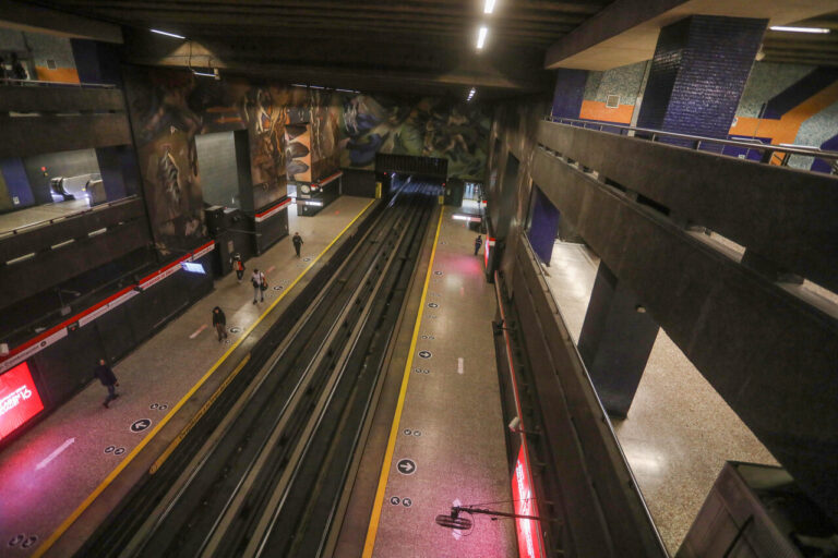 Metro normaliza servicio en Línea 1 tras presencia de persona en la vía