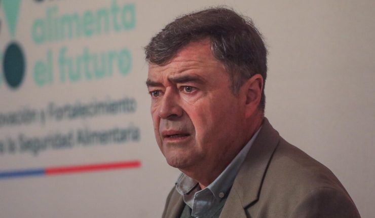 Tras salida del Ministerio de Agricultura: Esteban Valenzuela se une al comando presidencial de Jeannette Jara