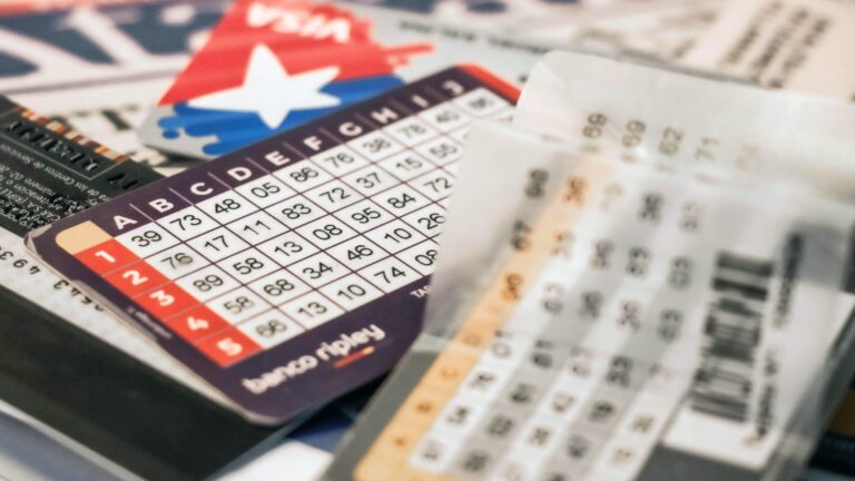 Fin de la tarjeta de coordenadas: Sernac advierte que adultos mayores podrían quedar excluidos si no se les ofrecen alternativas