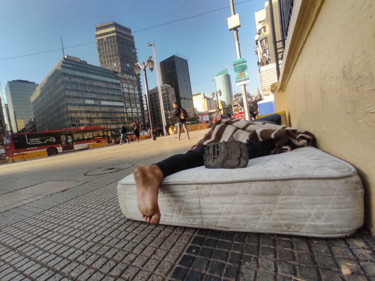 Censo 2024 a personas en situación de calle: Tienen baja escolaridad, en su mayoría son hombres y la edad promedio es de 43 años