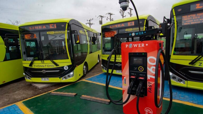 Llegan a Arica 12 nuevos buses eléctricos: Comenzarán a operar a fines de agosto