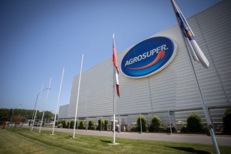 Agrosuper responde por mezcla en pechuga de pavo y apunta a gripe aviar que afectó en Brasil